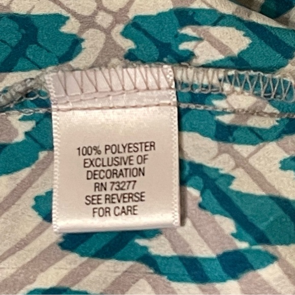 Cold Shoulder Abstract Print Top - Picture 9 of 11